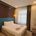 Taksim Square Luxury 4br Next To Perfect For Families & Groups 伊斯坦布尔