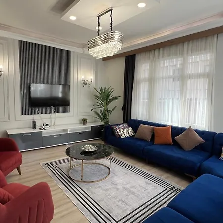 Taksim Square Luxury 4br Next To Perfect For Families & Groups